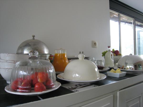 Ontbijt met vers fruit