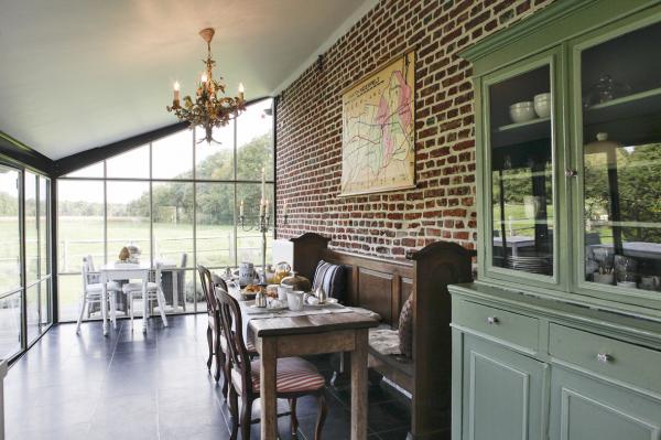 Eettafel in de orangerie