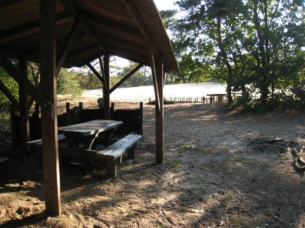 Picknickplek onder het afdak